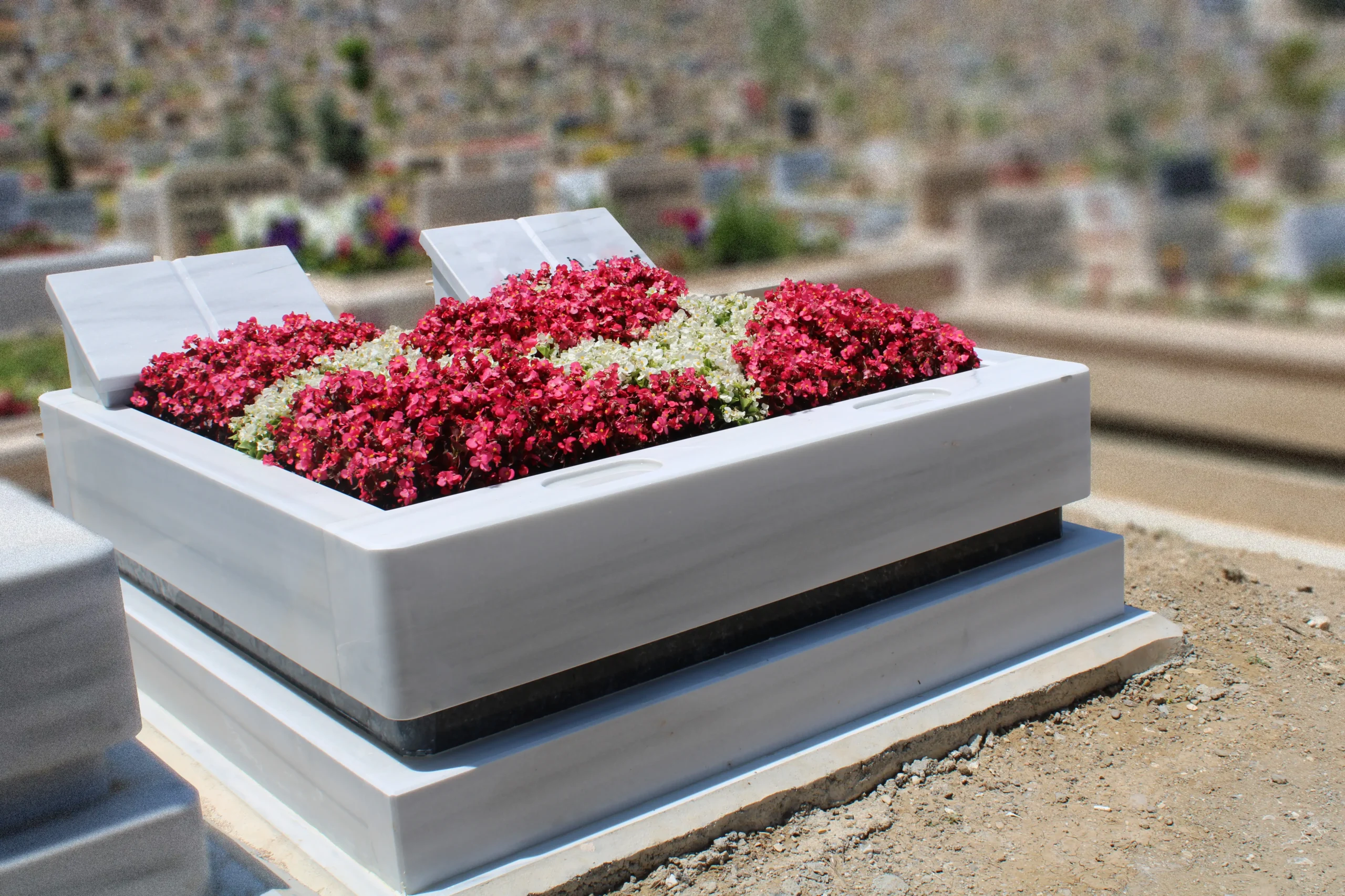 Mezar Çiçeklendirme