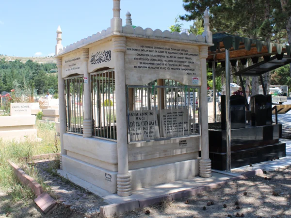 Türbeli Mezar
