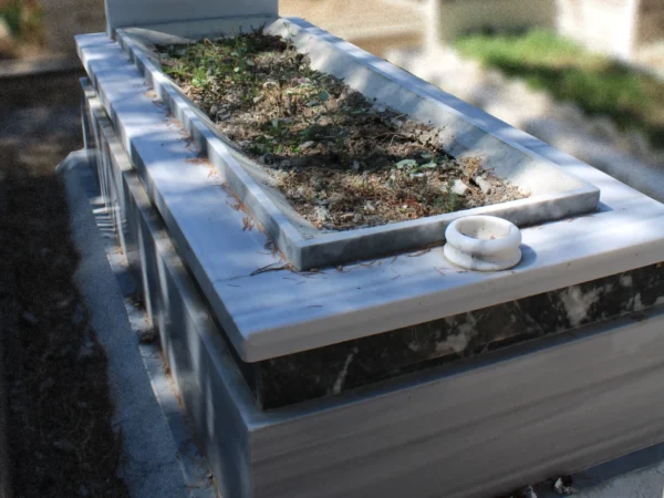 Beyaz mermer tek kişilik tek katlı mezar modeli Ankara mezar yapımı