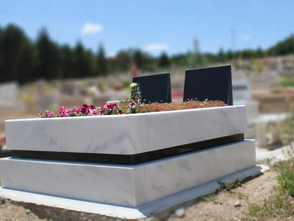 Modern Uşak Beyazı Çift Kişilik Blok Mezar