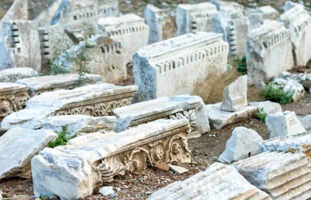 Çöken veya Çatlayan Mezar Nasıl Tamir Edilir? Mezar Tadilatı ve Güçlendirme Rehberi