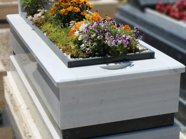 Beyaz mermer tek kişilik çift katlı mezar modeli Ankara mezar yapımı