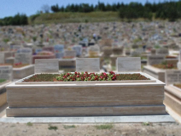 Traverten Aile Mezarlığı Kabir Bakım