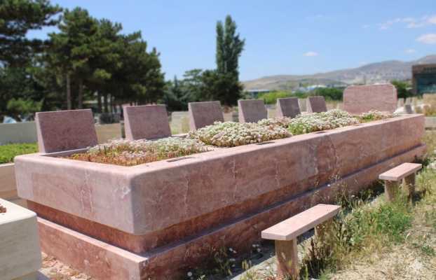 Kızılcahamam Mezar Yapımı: Orman İklimine Dayanıklı Mermer ve Granit Çözümler